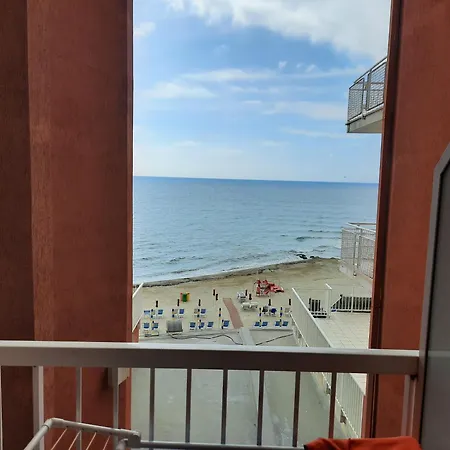 Stella Maris Aparthotel 3*