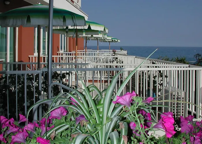 Apartahotel Stella Maris 3*